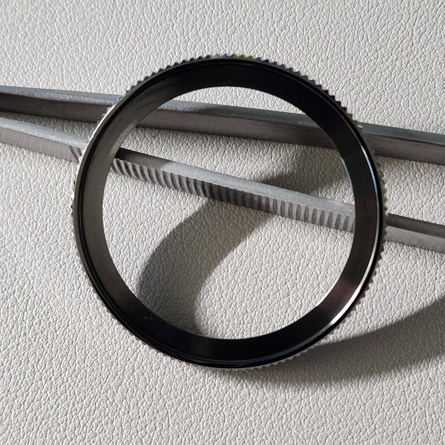 SOFT COIN EDGE Bezel / Gunmetal Polished