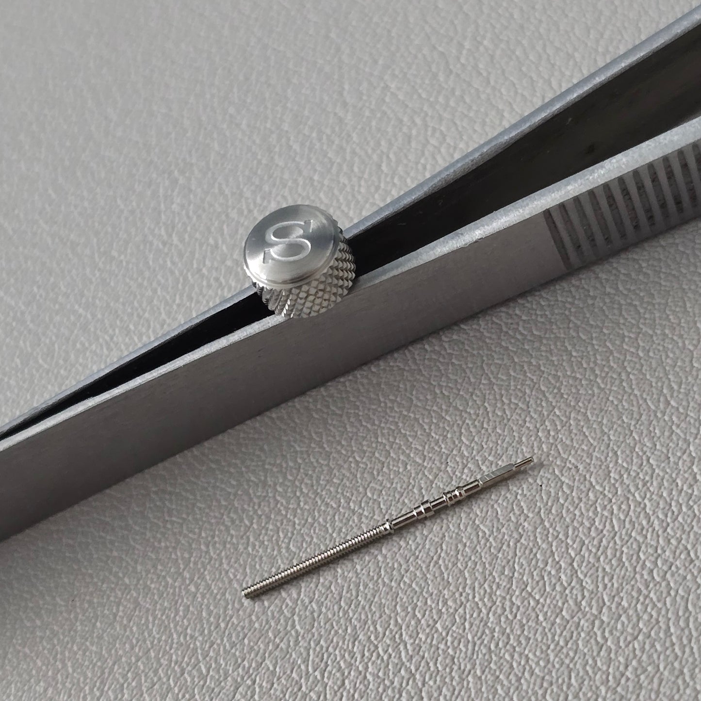 KNURLED Style / Brushed