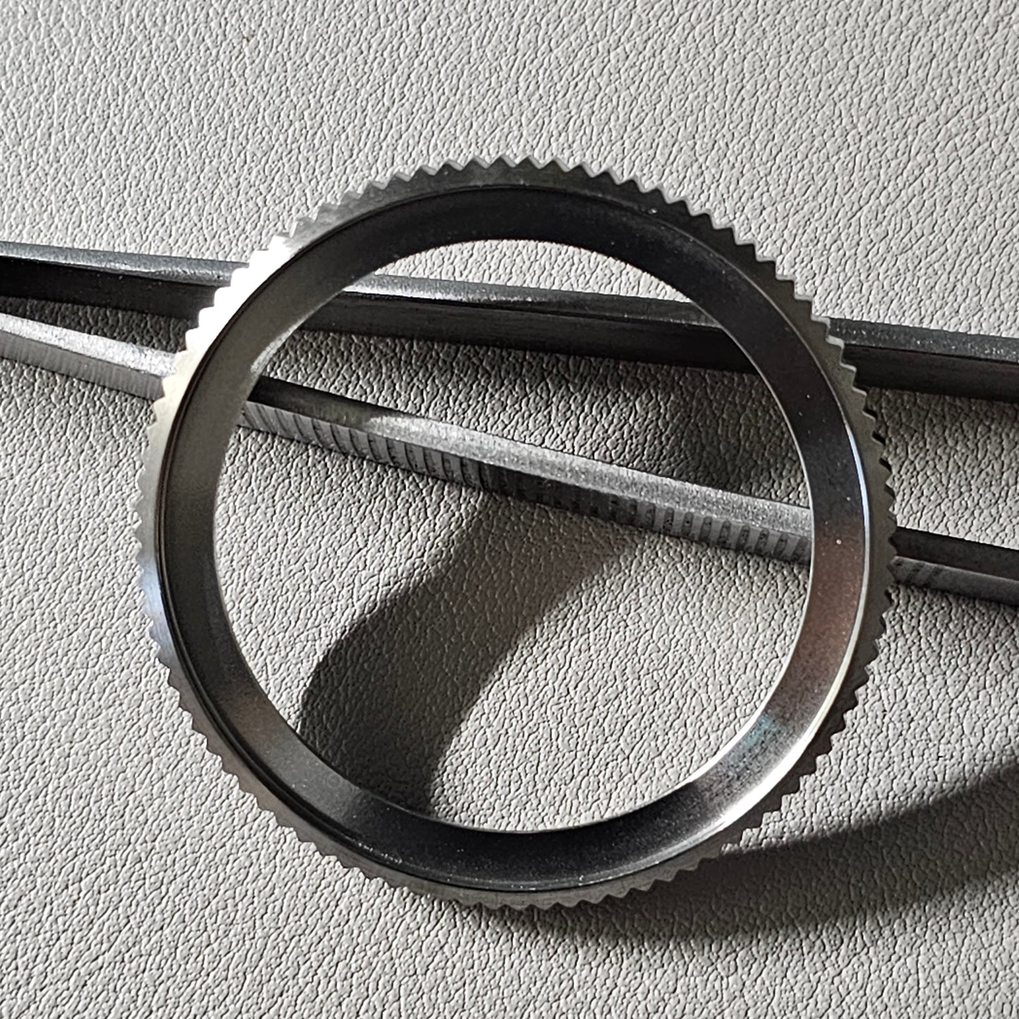 SHARP COIN EDGE Bezel / Brushed