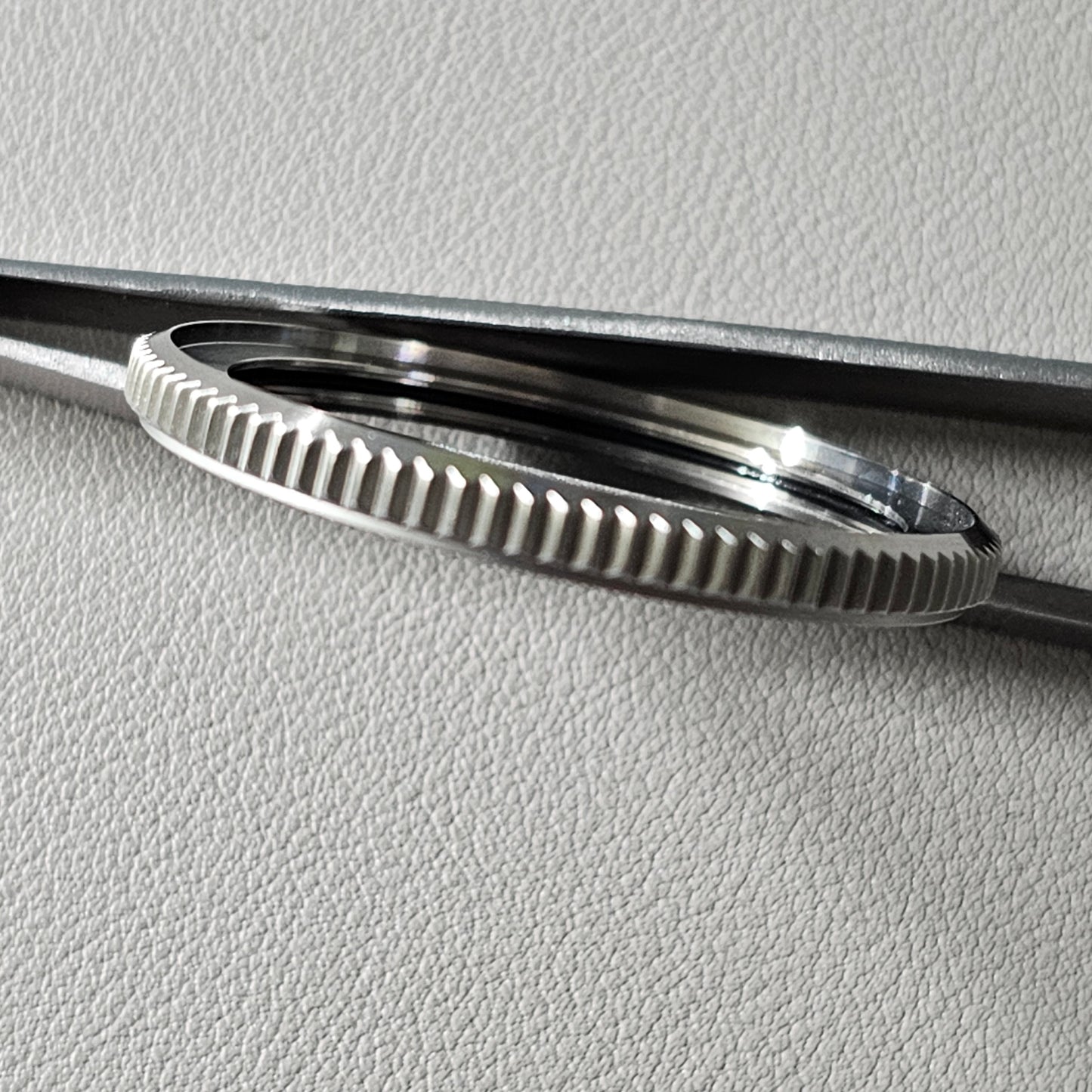 SHARP COIN EDGE Bezel / Brushed