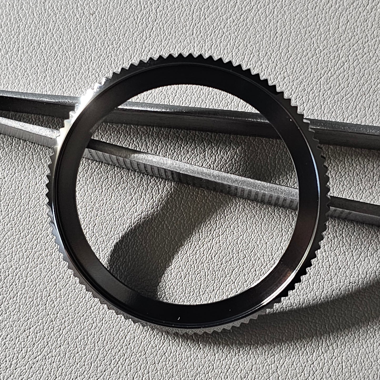 SHARP COIN EDGE Bezel / Gunmetal Polished