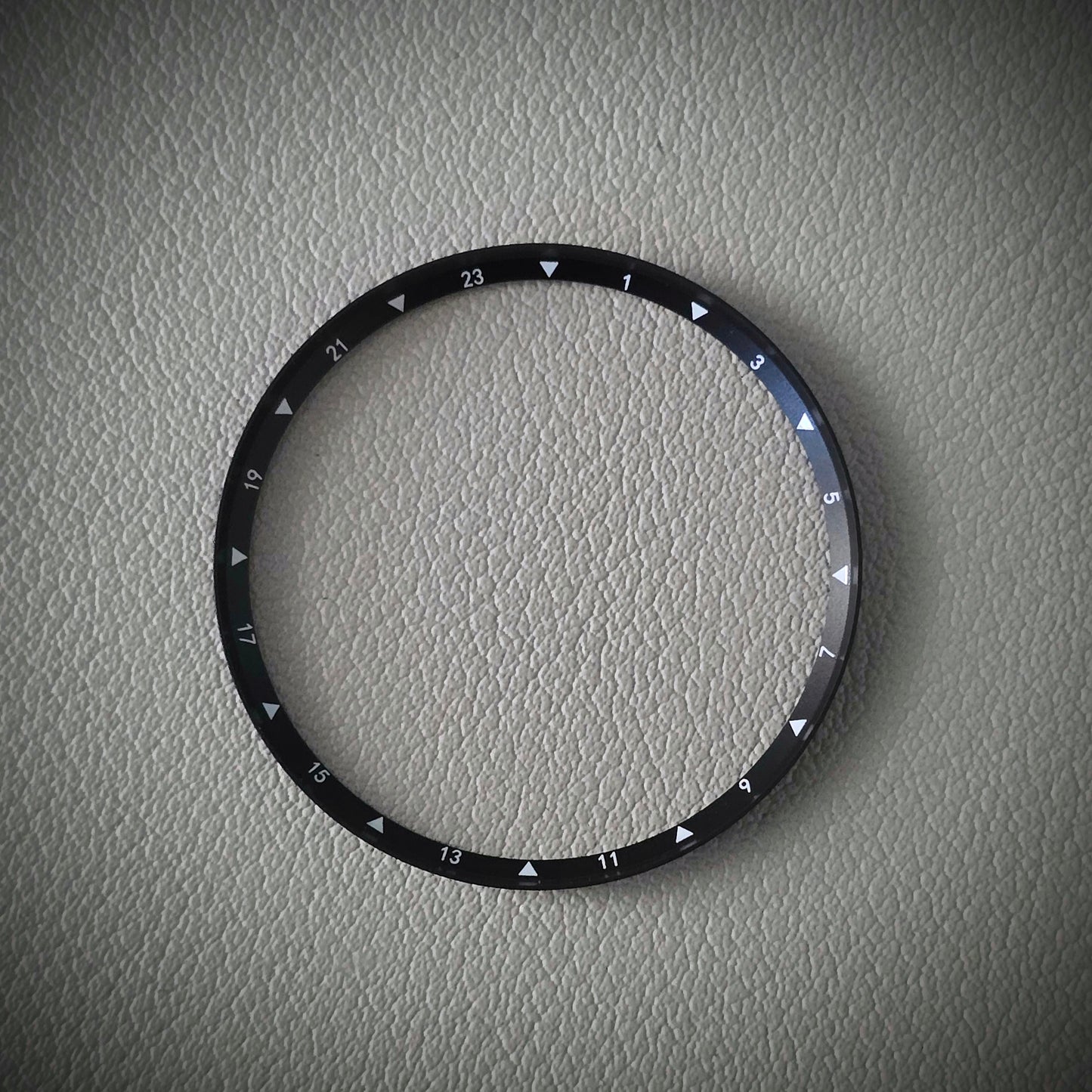 Angled GMT / Black + White