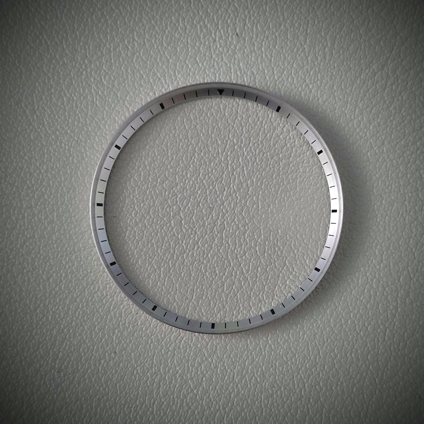 Angled MINUTE / Brushed + Black
