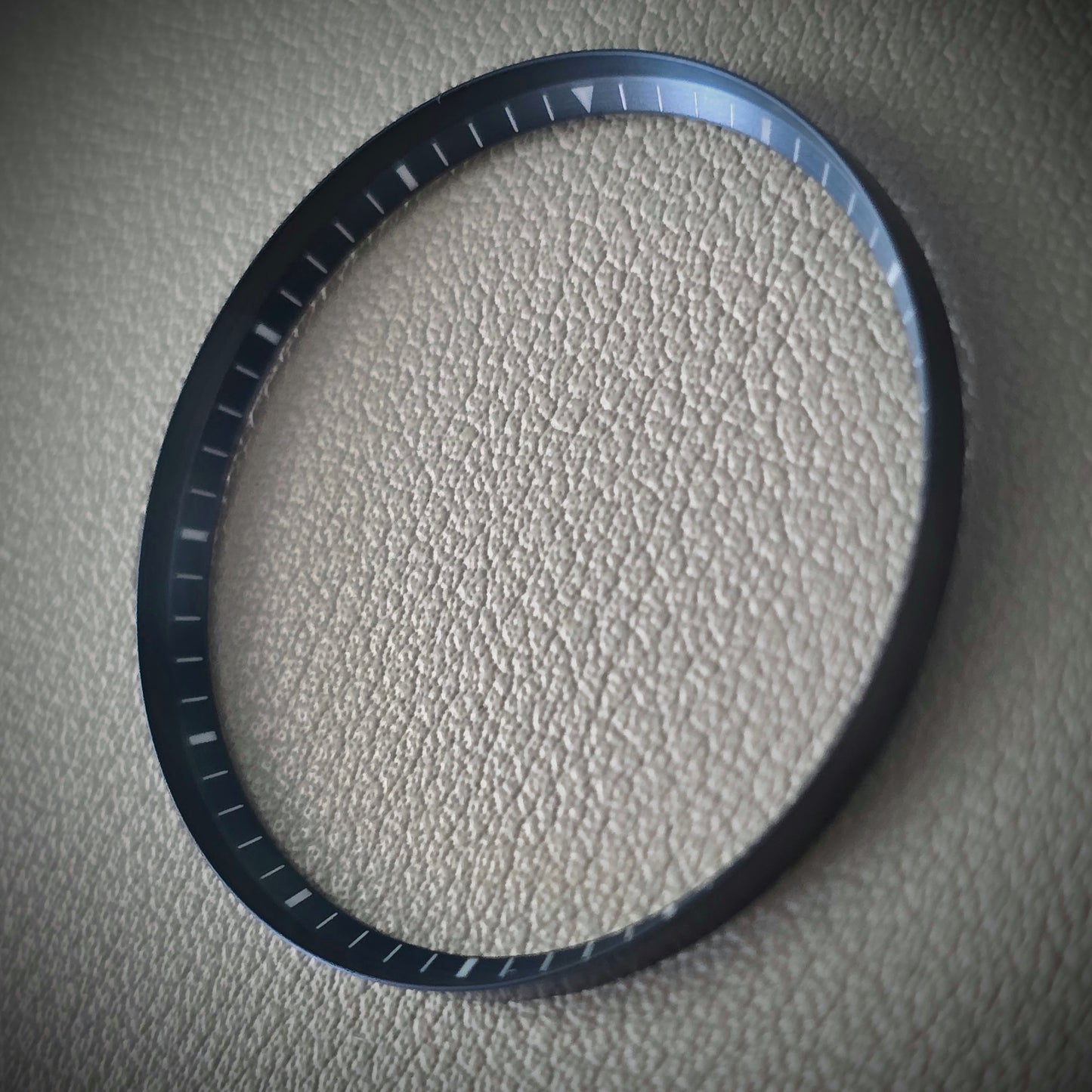 Angled MINUTE / Dark Blue Brushed + White