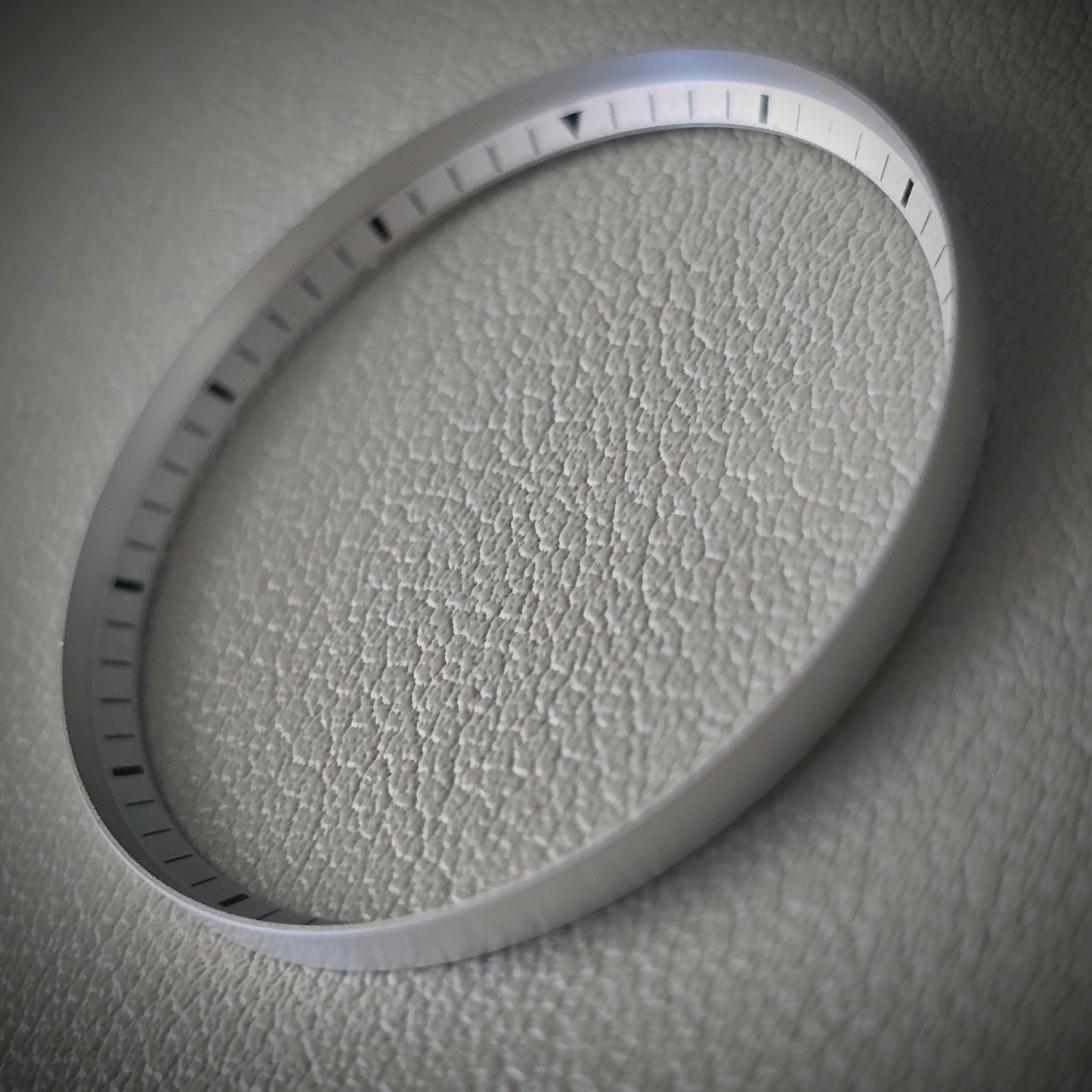 Angled MINUTE / Sand Blasted + Black