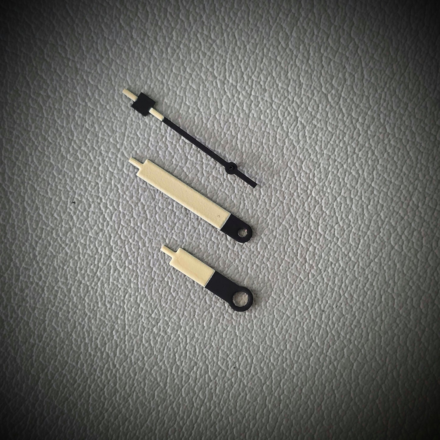 MU1 Black Center Matte C3 Light Cream