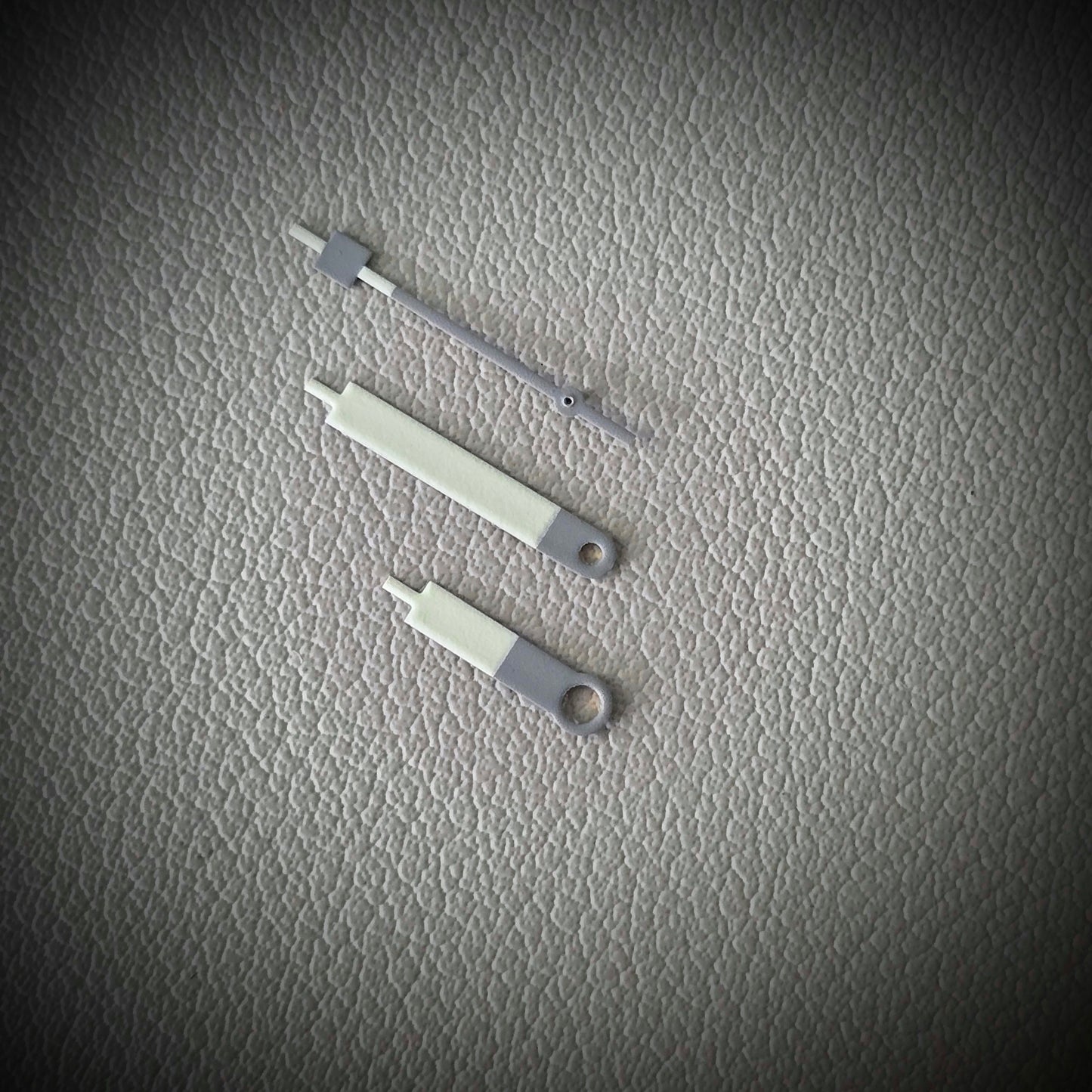 MU1 Grey Center Matte C3