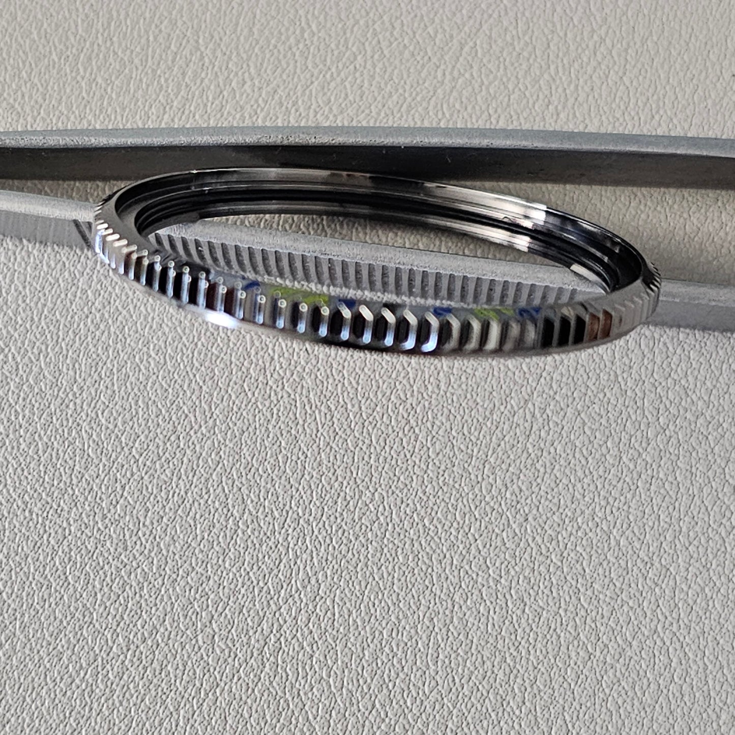SLIM SHARP COIN EDGE Bezel / Gunmetal Polished