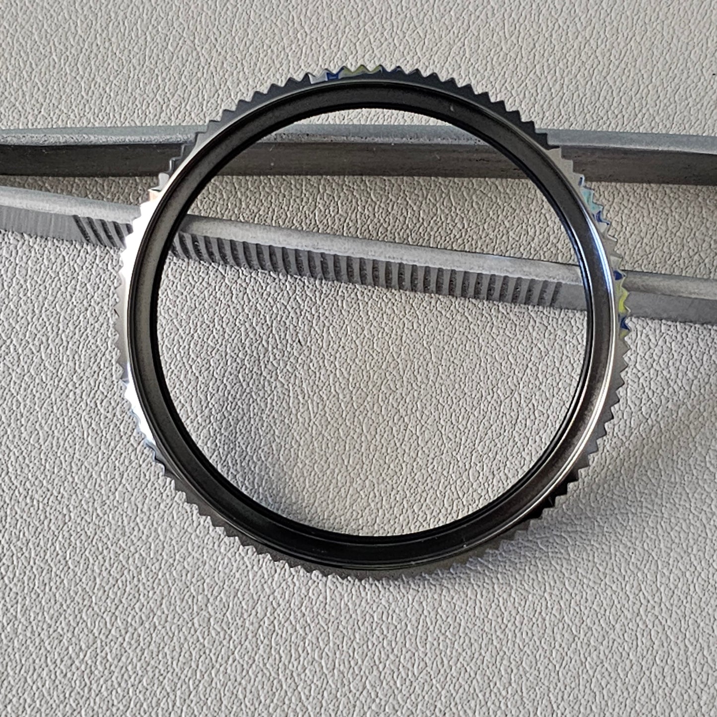 SLIM SHARP COIN EDGE Bezel / Gunmetal Polished
