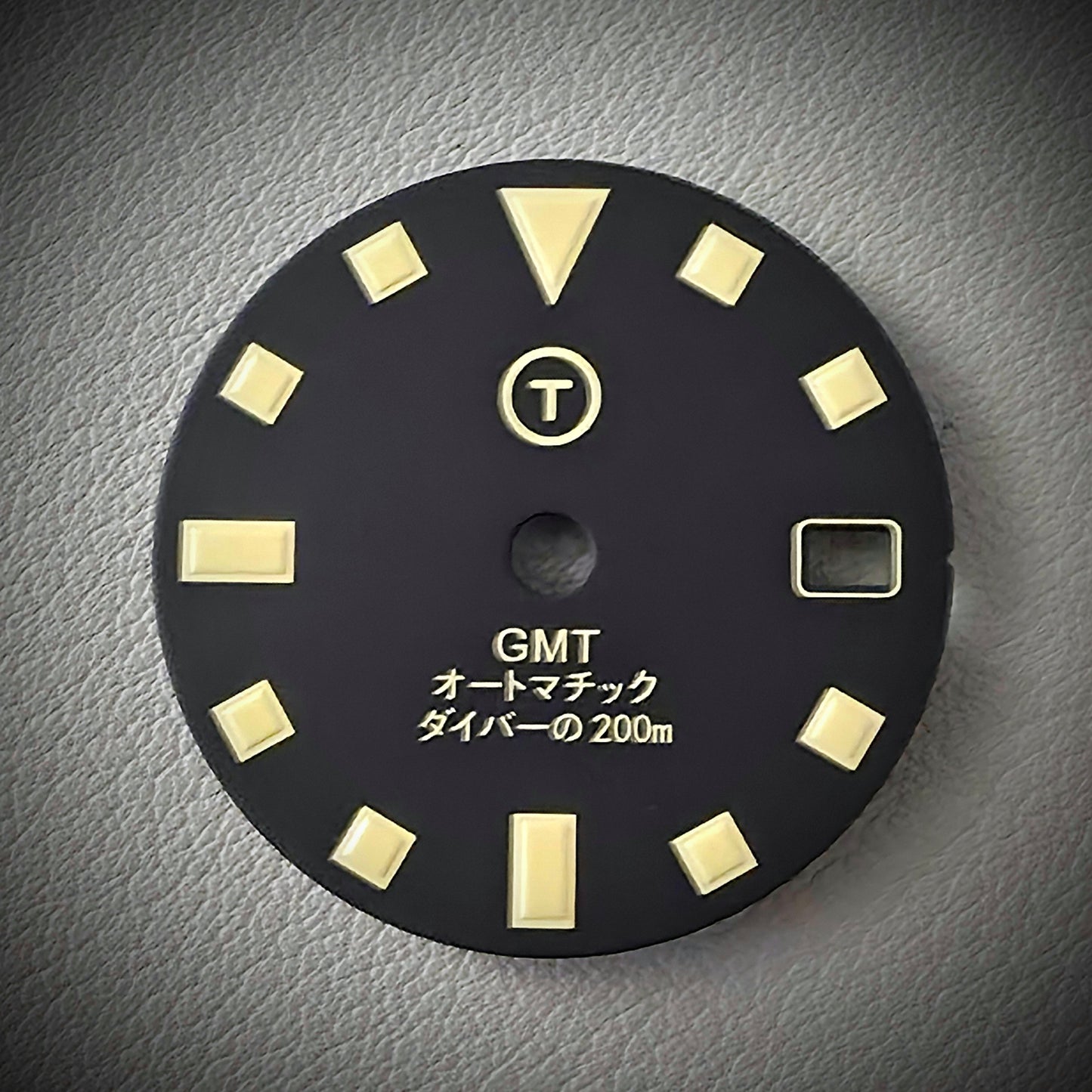 PLGS プレミアム Black GMT Date C3 Light Cream
