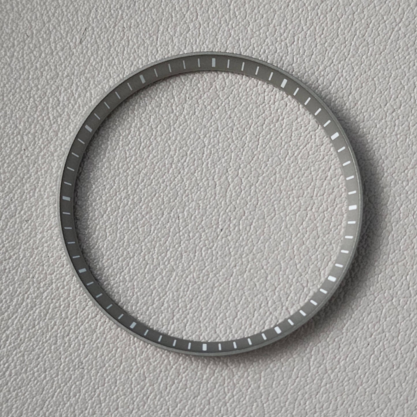 SKX Style / Grey + White