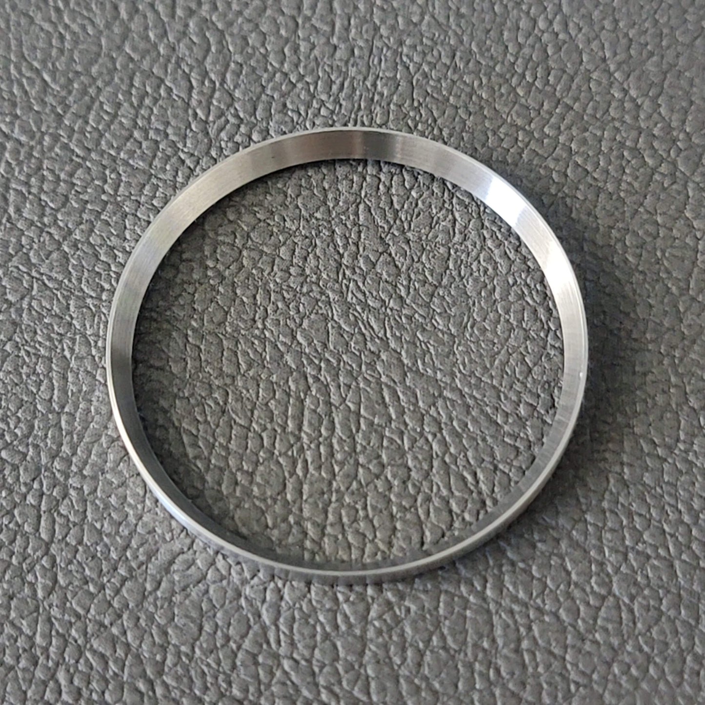 Plain / Brushed