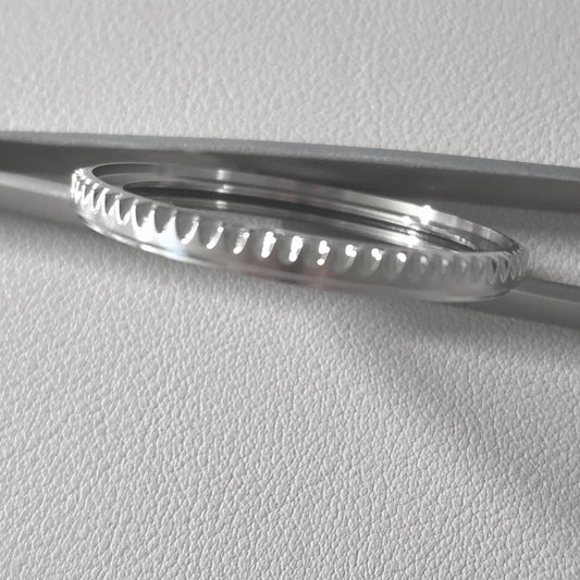 SUB Bezel  / Polished top & Brushed side