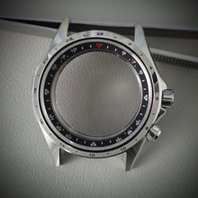 Load image into Gallery viewer, Case Alpinist Conversion GMT_No Bands (Exhibition Case-Back)
