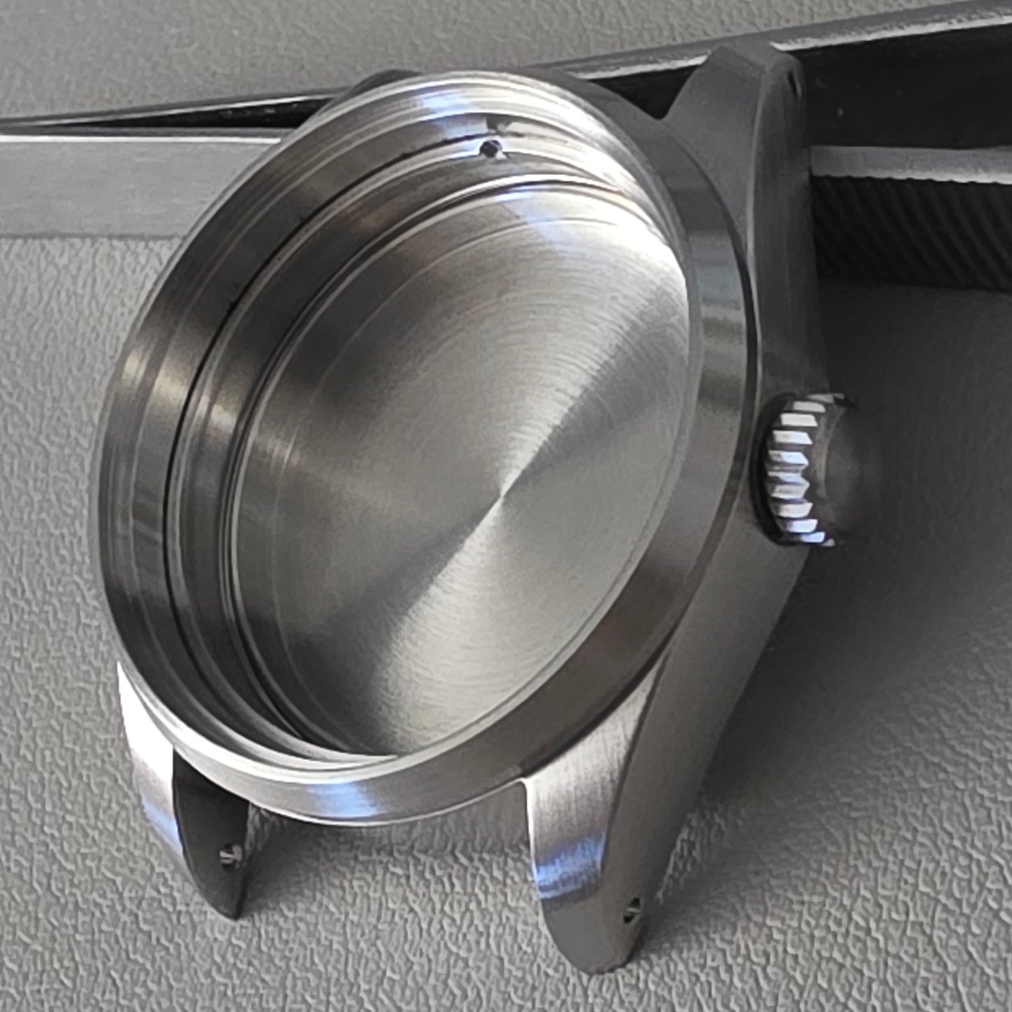 Case Exp 36mm V2 Brushed