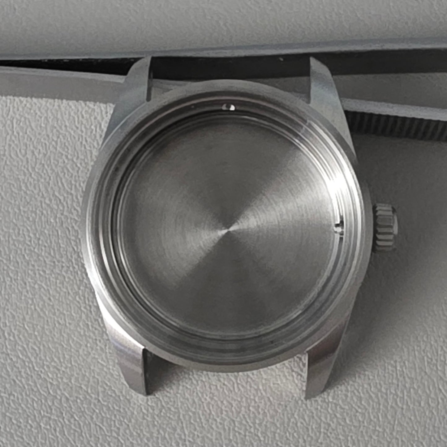 Case Exp 36mm V2 Brushed