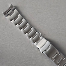 Load image into Gallery viewer, Case SKX007 Diver 40mm Conversion + Bracelet

