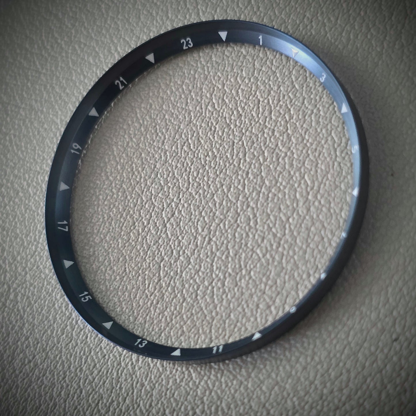 Angled GMT / Dark Blue Brushed + White