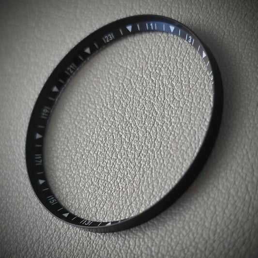 Angled GMT + MINUTE / Black + White