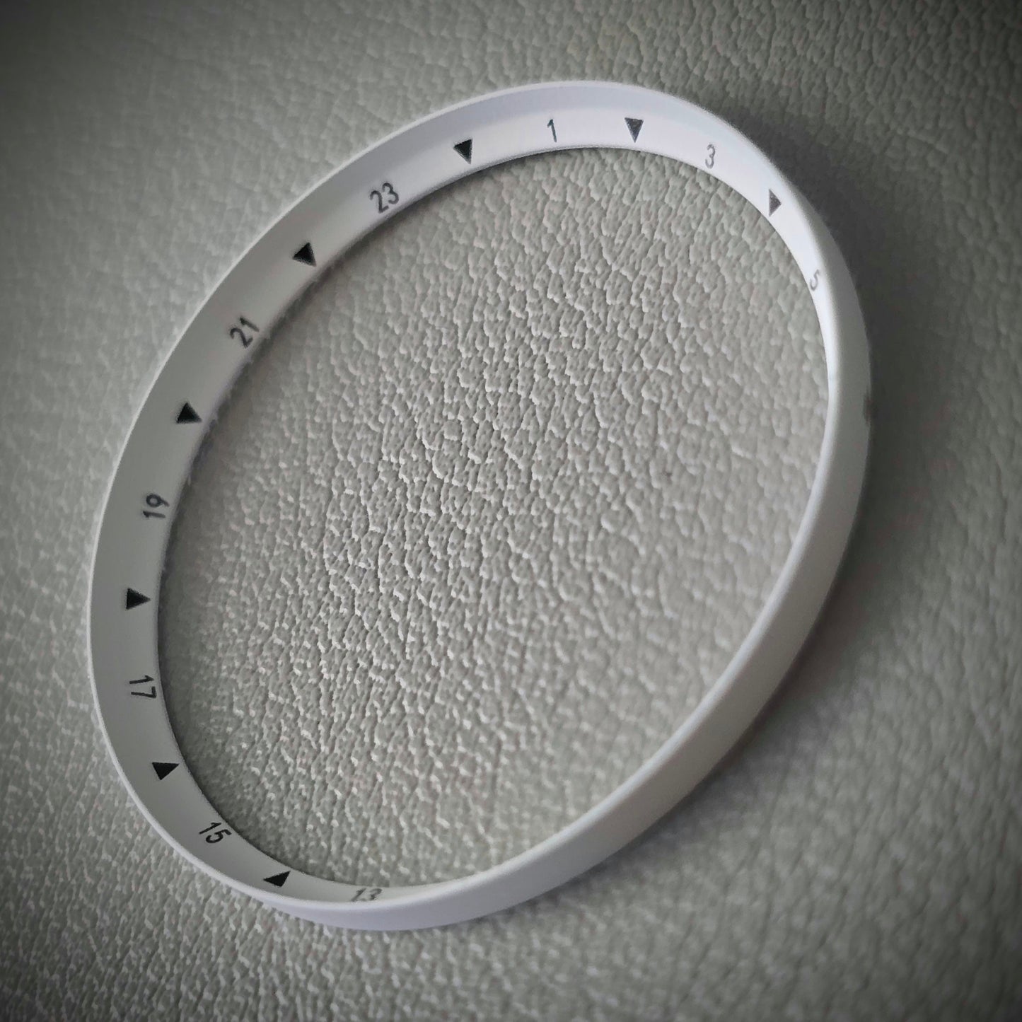 Angled GMT / White + Black