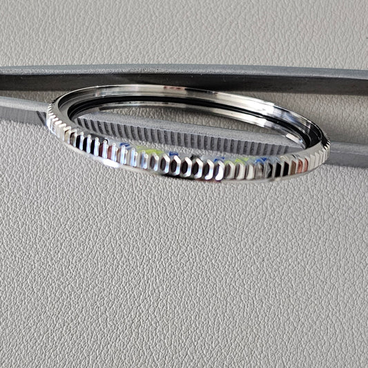 SLIM SHARP COIN EDGE Bezel / Polished